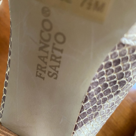 Franco Sarto Size 7 1/2 M Peep Toe snakeskin Heels - Picture 2 of 2
